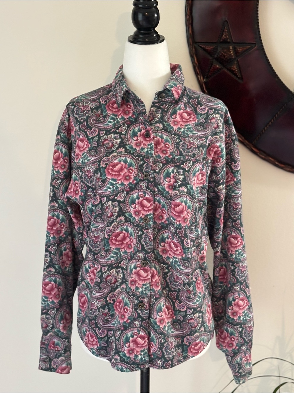 Lady Footlocker90’s Cottagecore Cotton Pink Floral Paisley Button-Down Shirt Sm